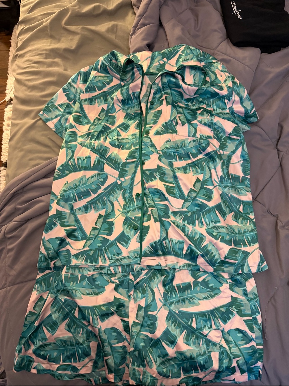 G by Giuliana Pink and Green Tropical Leaf Short Pajama Set